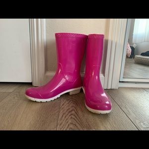 Uggs rain boots